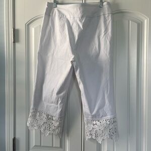 Avenue size 16 White Cropped Pants with Lace Hem